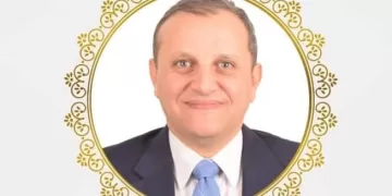 نقيب المهندسين بالجيزة يحصل علي درجة الأستاذية