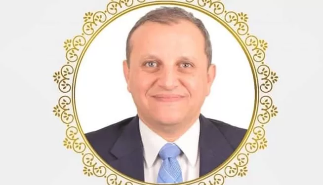 نقيب المهندسين بالجيزة يحصل علي درجة الأستاذية