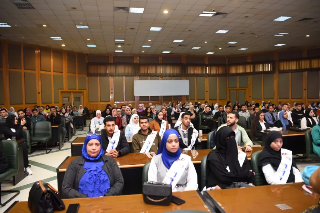 جامعة أسيوط تستضيف ندوة توعوية حاشدة لمناقشة مخاطر الهجرة غير الشرعية 7 | جريدة الجمهورية