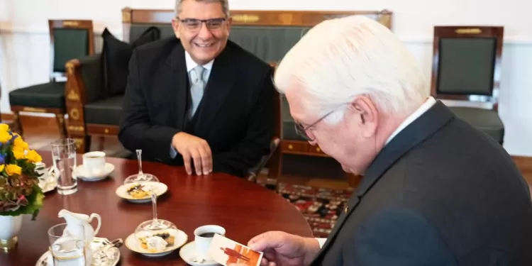 سفير مصر الجديد في برلين يؤكد على عمق العلاقات الثنائية وفتح آفاق التعاون 1 - جريدة الجمهورية سفير مصر الجديد في برلين يؤكد على عمق العلاقات الثنائية وفتح آفاق التعاون