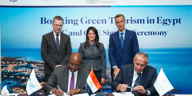 وزيرة التخطيط تشهد توقيع اتفاقية بـ157 مليون دولار لأوراسكوم 1 - جريدة الجمهورية وزيرة التخطيط تشهد توقيع اتفاقية بـ157 مليون دولار لأوراسكوم