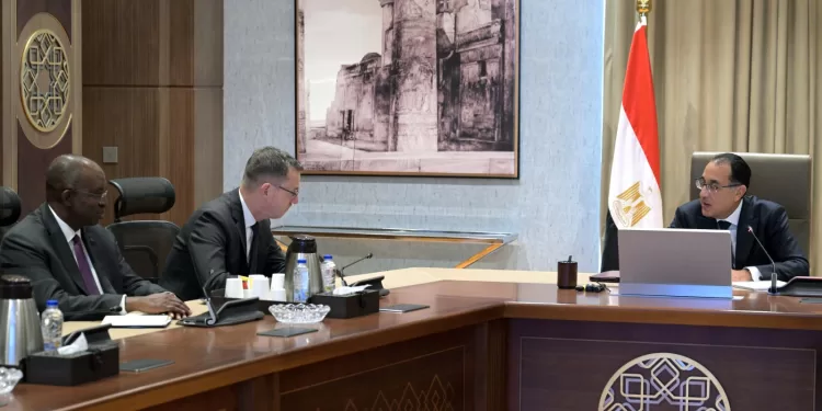 مدبولي: برنامج طروحات المطارات يسير وفق الخطة الزمنية المحددة