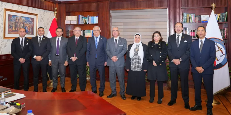 النائب العام يستعرض إنجازات النيابات في مجال قضايا الأسرة