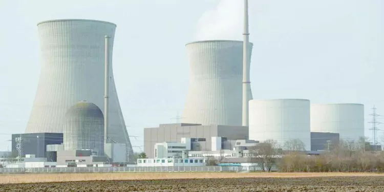 عصمت عقب لقائه وفد الشركات الروسية المنفذة: مراجعة يومية لمشروع الضبعة والالتزام بإنهاء الأعمال طبقًا  للجداول المحددة