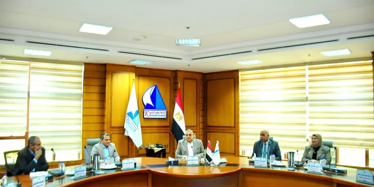 رئيس جامعة كفر الشيخ يؤكد جاهزية اللجان والمدرجات لامتحانات الفصل الدراسي الأول