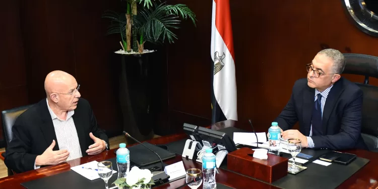 باستثمار 385 مليون دولار .. شركة عالمية تستهدف التصدير بإنشاء مصنع عملاق للنسيج والملابس في مصر 1 - جريدة الجمهورية باستثمار 385 مليون دولار .. شركة عالمية تستهدف التصدير بإنشاء مصنع عملاق للنسيج والملابس في مصر