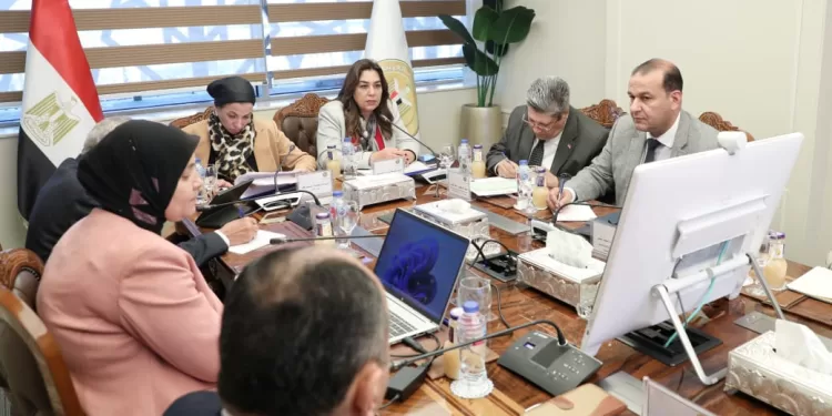 تعاون مثمر بين وزارتي البيئة والتنمية المحلية لتنفيذ مبادرة 100 مليون شجرة في محاور القاهرة الكبرى 1 - جريدة الجمهورية تعاون مثمر بين وزارتي البيئة والتنمية المحلية لتنفيذ مبادرة 100 مليون شجرة في محاور القاهرة الكبرى