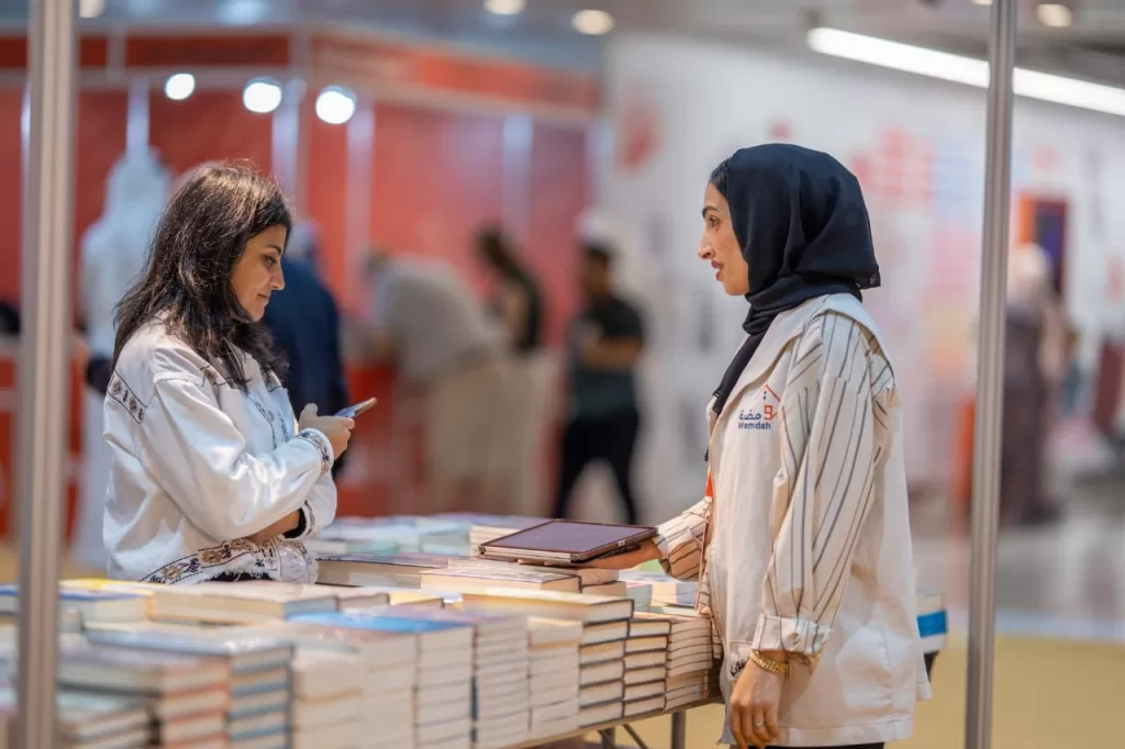 بن ركاض العامري ..بعد دورة ناجحة لـ "الشارقة للكتاب": تعاون قوي مع معرض القاهرة و طموحنا أن تصبح الشارقة جسرا يربط الثقافة العربية بالعالم 6 | جريدة الجمهورية