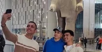 100 طالب بـ«حلوان الأهلية» يزورون المتحف المصري الكبير