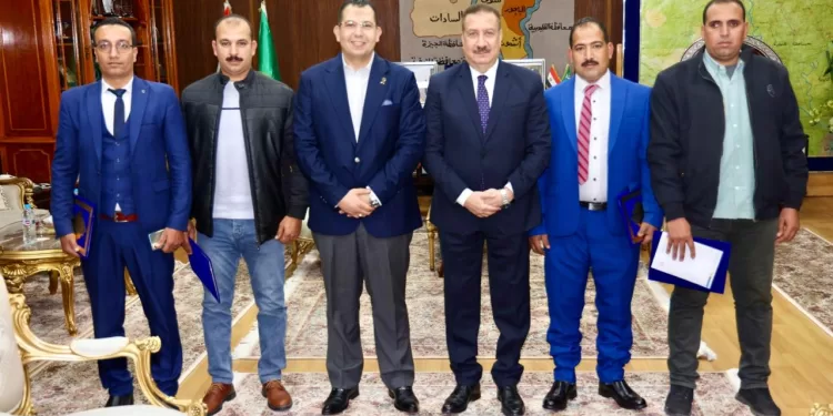 «أبو ليمون» يكرم مفتشي التموين بالمنوفية على أدائهم المتميز في ضبط المتلاعبين بالسوق 1 - جريدة الجمهورية «أبو ليمون» يكرم مفتشي التموين بالمنوفية على أدائهم المتميز في ضبط المتلاعبين بالسوق