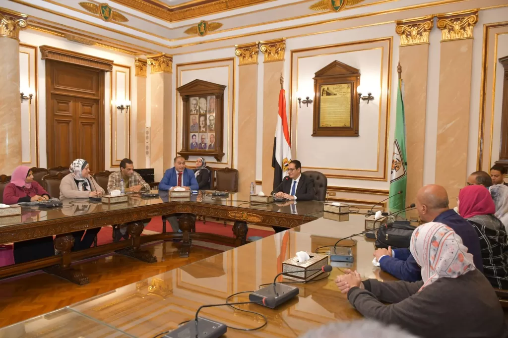 رئيس جامعة القاهرة يوجه بتفعيل إدارة الحوكمة في الكشف عن أي مخالفات وظيفية 2 - جريدة الجمهورية 9 5 - جريدة الجمهورية