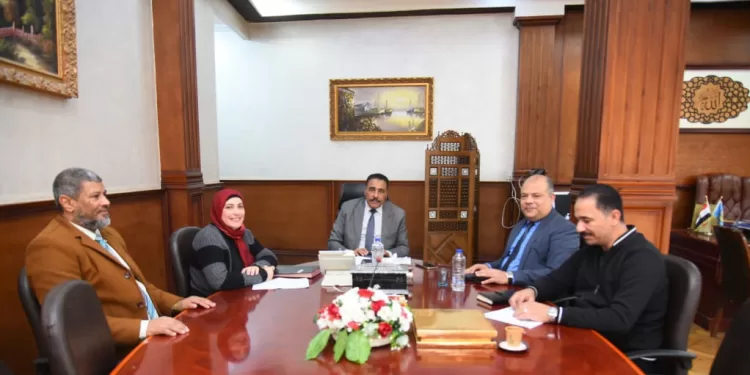 اللواء خالد شعيب يجتمع بمسؤولي المعهد التكنولوجي بمطروح لبحث آخر المستجدات 1 - جريدة الجمهورية اللواء خالد شعيب يجتمع بمسؤولي المعهد التكنولوجي بمطروح لبحث آخر المستجدات