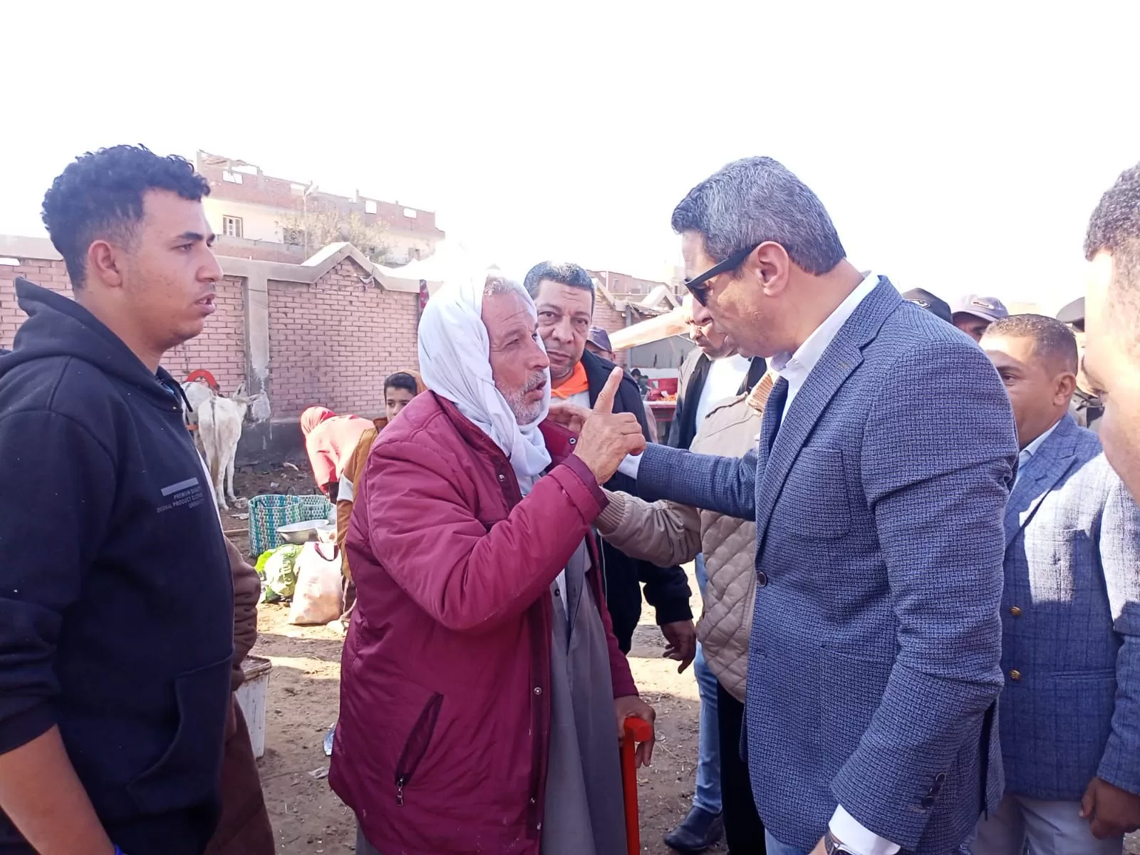 جولة ميدانية لمحافظ السويس لضمان توافر السلع بأسعار مناسبة 6 - جريدة الجمهورية WhatsApp Image 2024 12 08 at 8.51.18 PM 1 - جريدة الجمهورية