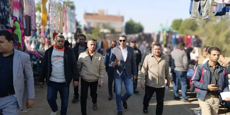 جولة ميدانية لمحافظ السويس لضمان توافر السلع بأسعار مناسبة