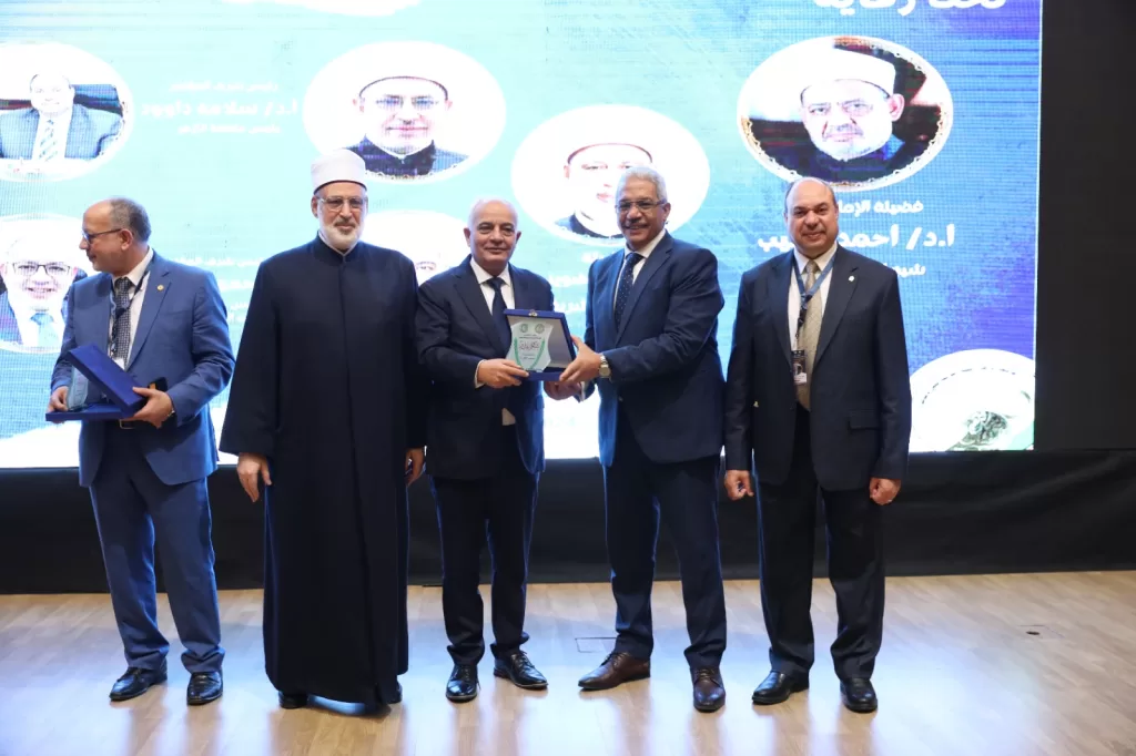 رضا حجازي: تقنيات الذكاء الاصطناعي تمثل فرصًا ذهبية للارتقاء بمستوى التعليم 4 - جريدة الجمهورية WhatsApp Image 2024 12 09 at 12.07.02 AM 3 - جريدة الجمهورية