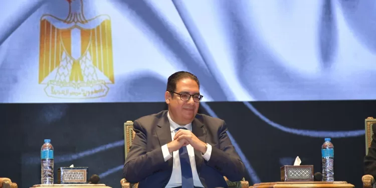 تقديرًا للجهود المبذولة.. جامعة القاهرة تصرف مكافأة 1500 جنيه للعاملين بمناسبة عيد الفطر 1 - جريدة الجمهورية جامعة القاهرة تختتم فعاليات حملة الـ16 يومًا برسالة قوية تؤكد التزامها بمكافحة العنف ضد المرأة