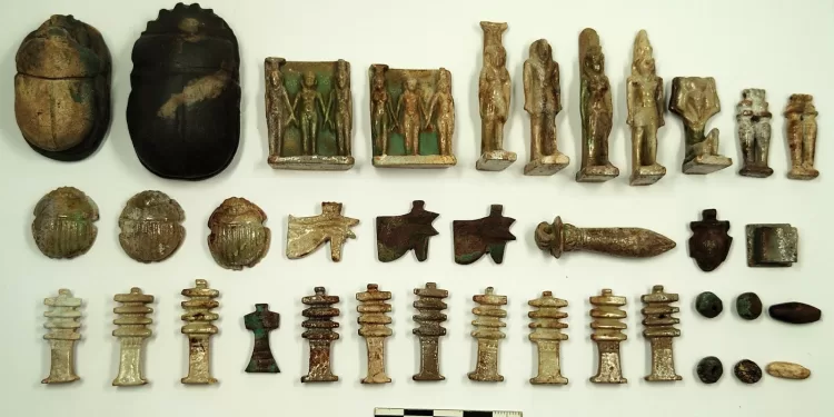 لأول مرة في البهنسا: اكتشاف مجموعة من الألسنة والأظافر الذهبية لمومياوات من العصر البطلمي 1 - جريدة الجمهورية لأول مرة في البهنسا: اكتشاف مجموعة من الألسنة والأظافر الذهبية لمومياوات من العصر البطلمي