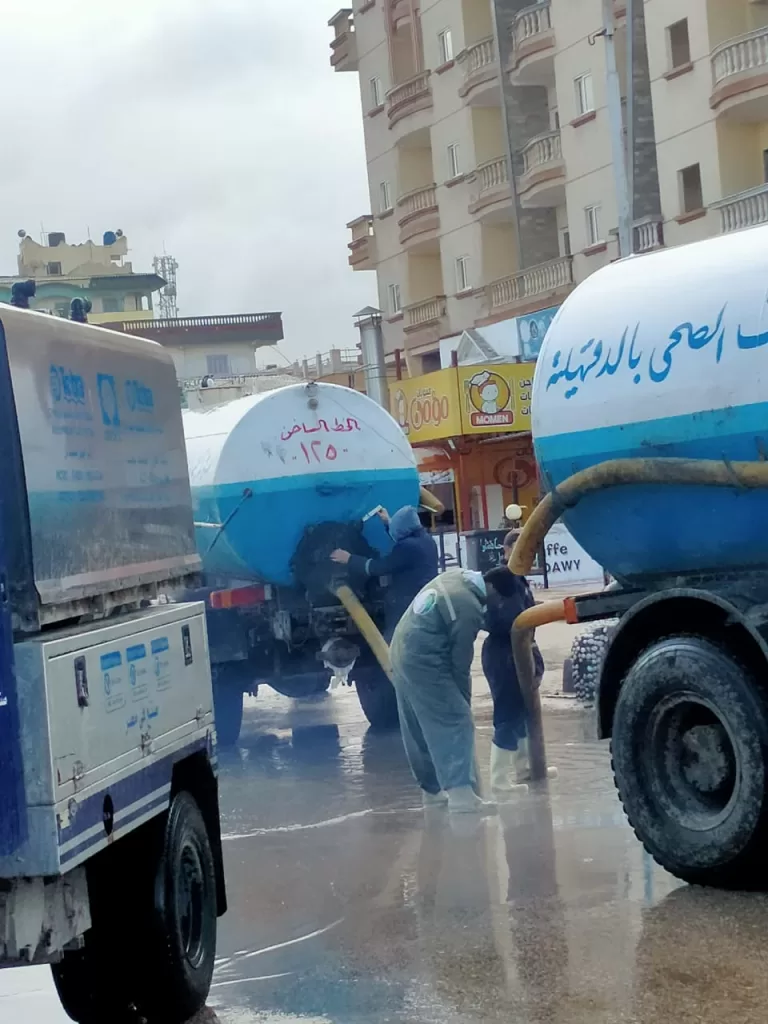 الدقهلية تتصدى لتداعيات الأمطار.. تدخل فوري وسريع من الوحدات المحلية 4 | جريدة الجمهورية