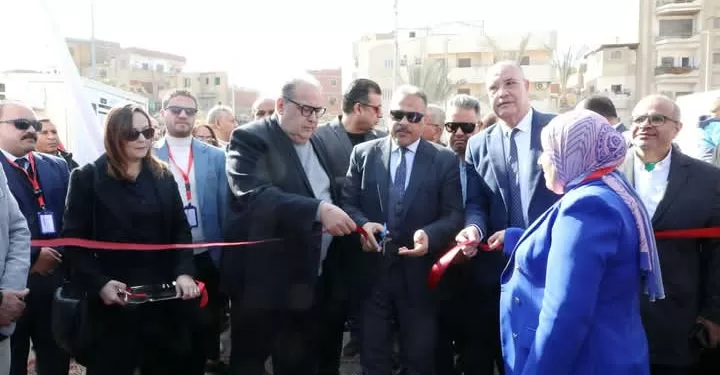 محافظ الشرقية يفتتح سوق اليوم الواحد بـ«الصيادين» في مدينة الزقازيق 1 - جريدة الجمهورية محافظ الشرقية يفتتح سوق اليوم الواحد بـ«الصيادين» في مدينة الزقازيق