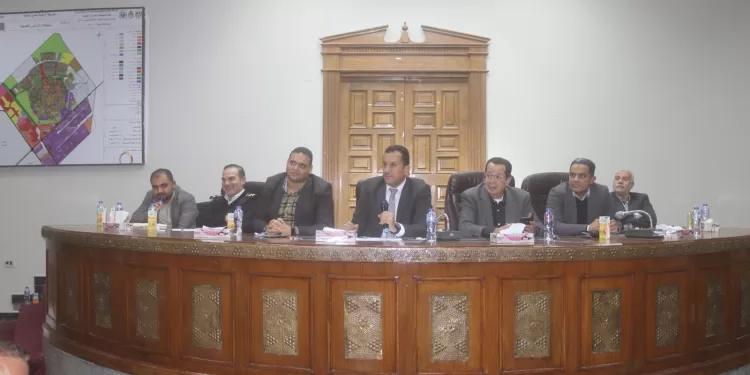 تعزيز الحوار المجتمعي: رئيس جهاز العاشر من رمضان يستمع لممثلي المجتمع المدني 1 - جريدة الجمهورية تعزيز الحوار المجتمعي: رئيس جهاز العاشر من رمضان يستمع لممثلي المجتمع المدني