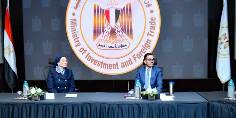 وزيرة البيئة ووزير الاستثمار يبحثان سبل جذب الاستثمارات في المشروعات الخضراء 1 - جريدة الجمهورية وزيرة البيئة ووزير الاستثمار يبحثان سبل جذب الاستثمارات في المشروعات الخضراء