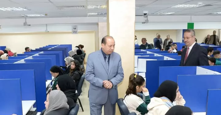 رئيس جامعة المنصورة يتفقد امتحانات الفصل الدراسي الأول بكليتي التربية والحقوق