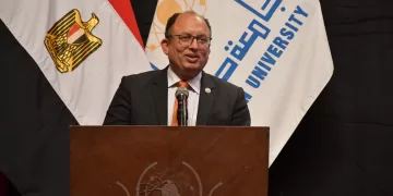 قنديل يكرم 218 باحثًا دوليًا في احتفالية جامعة حلوان