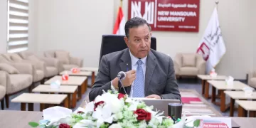 جامعة المنصورة الجديدة تعقد اجتماعًا لبحث استعدادات الفصل الدراسي الثاني
