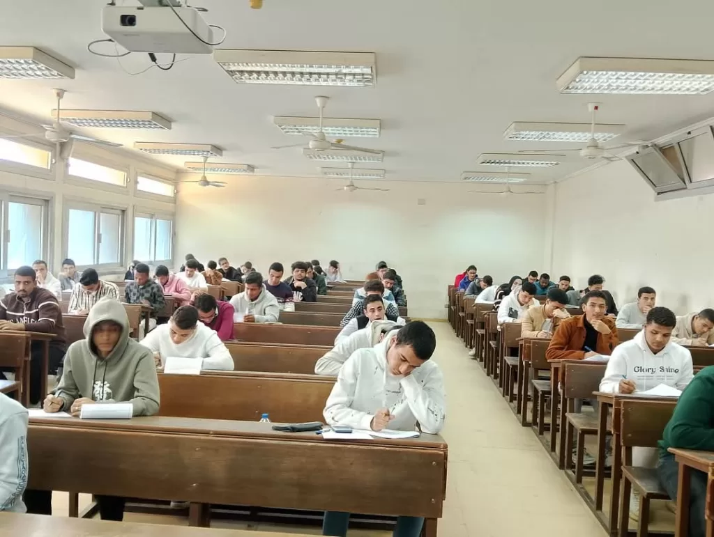 جامعة حلوان تؤكد نجاح خطتها للامتحانات بفضل التنظيم المحكم وتوفير البيئة المثالية 10 | جريدة الجمهورية