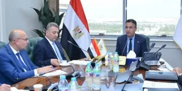 وزير التموين يبحث مع شركات السكر استعدادات موسمي القصب والبنجر