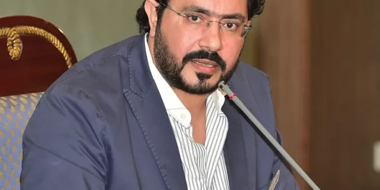 الشاعر والروائي وليد علاء الدين: مصر هوية ثقافية مستقلة واضحة المعالم.. 1 - جريدة الجمهورية الشاعر والروائي وليد علاء الدين: مصر هوية ثقافية مستقلة واضحة المعالم..