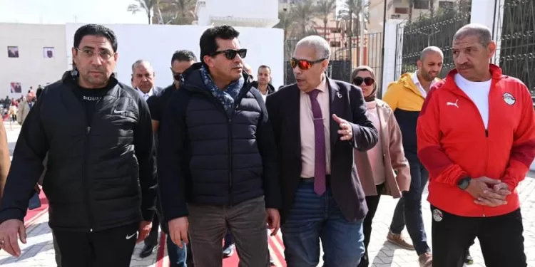 وزير الشباب والرياضة يفتتح نادي «جولدن مودرن سبورت» بالمرج