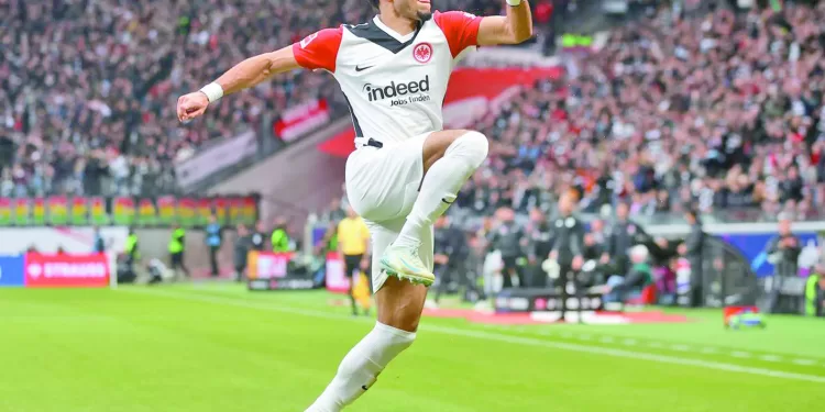 على مسئولية «ديلى ميل»: السيتى يطلب مرموش