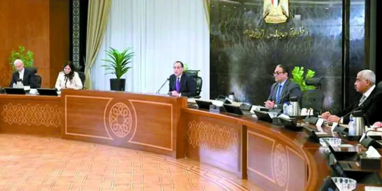 د. حسين عيسى يستشرف ملامح المرحلة المقبلة فى حواره مع «الجمهورية»: علينا التفاؤل بمستقبل مصر.. لأننا نمتلك إمكانيات ضخمة 1 - جريدة الجمهورية د. حسين عيسى يستشرف ملامح المرحلة المقبلة فى حواره مع «الجمهورية»: علينا التفاؤل بمستقبل مصر.. لأننا نمتلك إمكانيات ضخمة