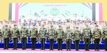 القائد العام يتفقد أحدث منظومات التأمين الفنى والإصلاح بالورش الرئيسية للأسلحة