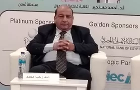 نائب رئيس جامعة القاهرة يكرم الراحل أحمد المستجير عميد زراعة الأسبق بمعرض الكتاب