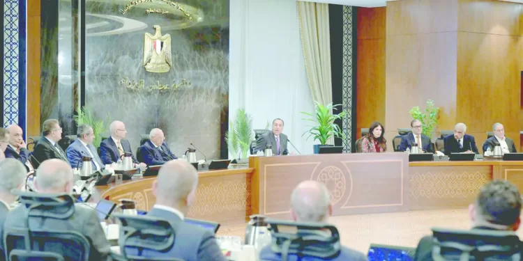 مدبولى فى أول لقاء مع أعضاء «اللجان الاستشارية المتخصصة»: 2025 عام التفاؤل المشوب بالحذر.. انطلاق قوية للدولة المصرية .. رغم الصعاب 1 - جريدة الجمهورية مدبولى فى أول لقاء مع أعضاء «اللجان الاستشارية المتخصصة»: 2025 عام التفاؤل المشوب بالحذر.. انطلاق قوية للدولة المصرية .. رغم الصعاب