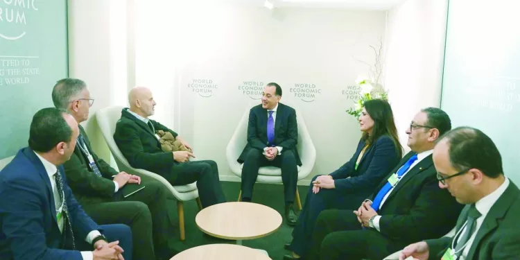 مدبولى» يلتقى رئيس «إينى الإيطالية»: استئناف عمليات الحفر بـ«حقل ظهر» خلال أيام