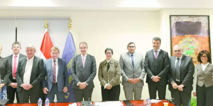 التعاون مع بافاريا الألمانية فى الاتصالات 1 - جريدة الجمهورية مواجهة عربية لعمالقة أوروبا فى مونديال اليد