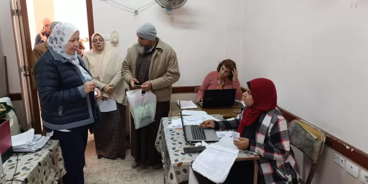 وكيلة التربية والتعليم تبحث سبل تحسين الخدمات المقدمة للمواطنين في بني سويف 1 - جريدة الجمهورية وكيلة التربية والتعليم تبحث سبل تحسين الخدمات المقدمة للمواطنين في بني سويف