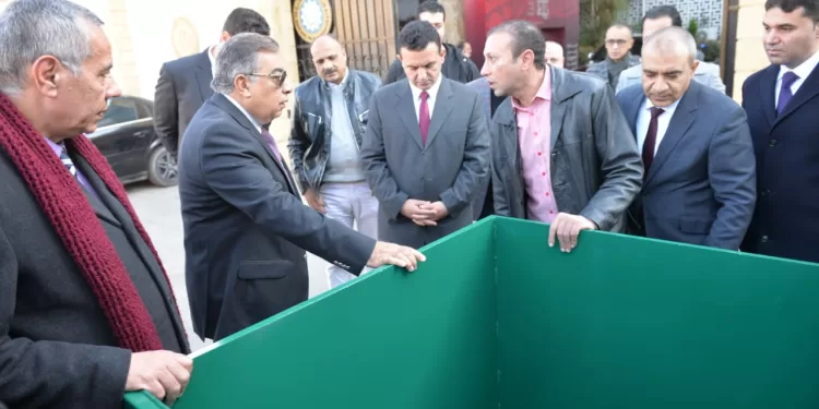 توزيع ٥٠٠ حاوية جديدة لجمع القمامة على المراكز والمدن بالدقهلية 1 - جريدة الجمهورية توزيع ٥٠٠ حاوية جديدة لجمع القمامة على المراكز والمدن بالدقهلية