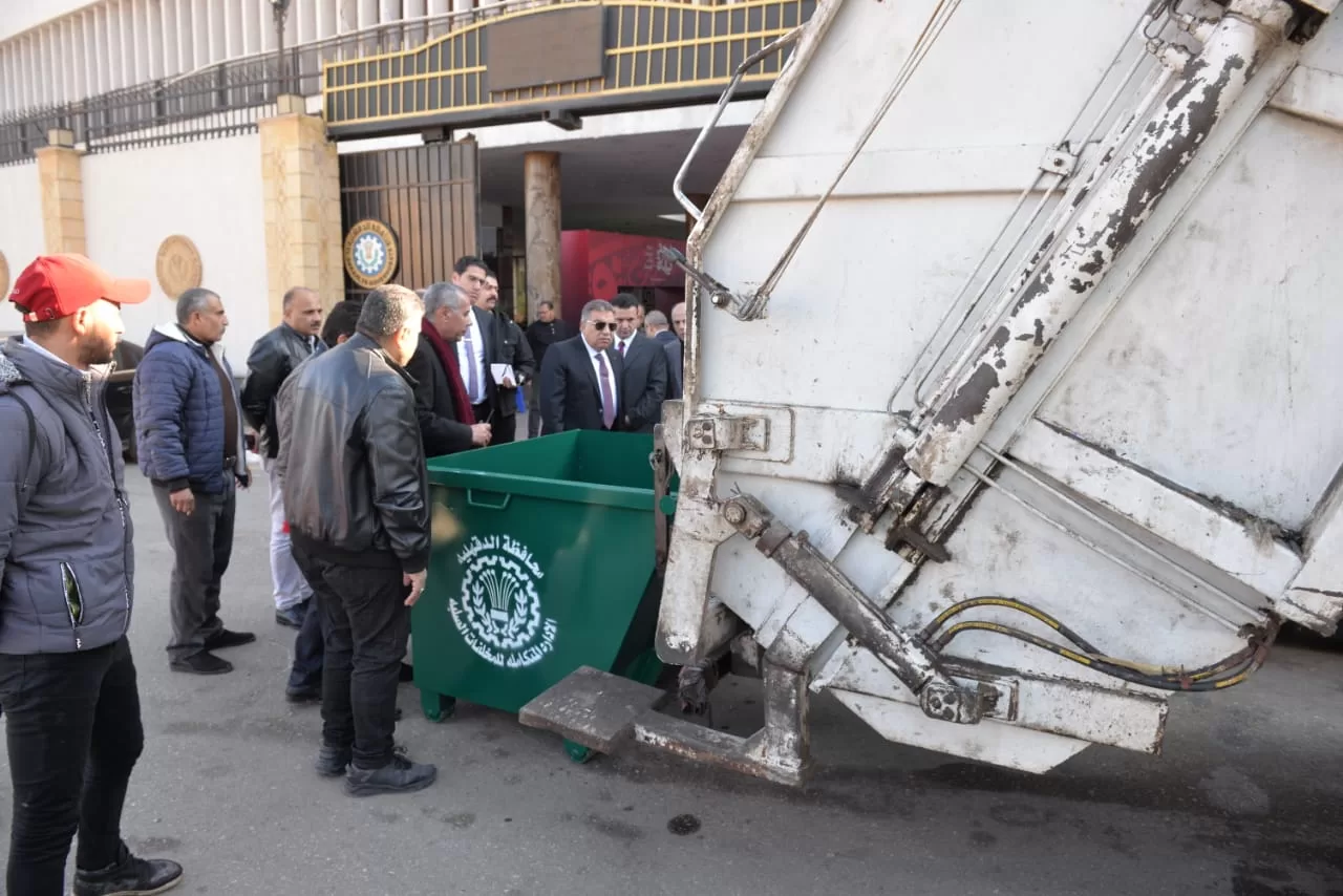 توزيع ٥٠٠ حاوية جديدة لجمع القمامة على المراكز والمدن بالدقهلية 8 | جريدة الجمهورية