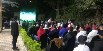 أجواء احتفالية تعم سفارة البحرين بالقاهرة بعد الفوز بـ«خليجي 26»