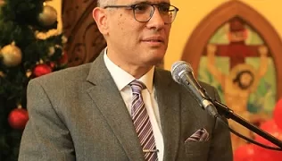 عيد الميلاد يجمع المصريين.. محافظ الجيزة يزور الكنيسة الإنجيلية