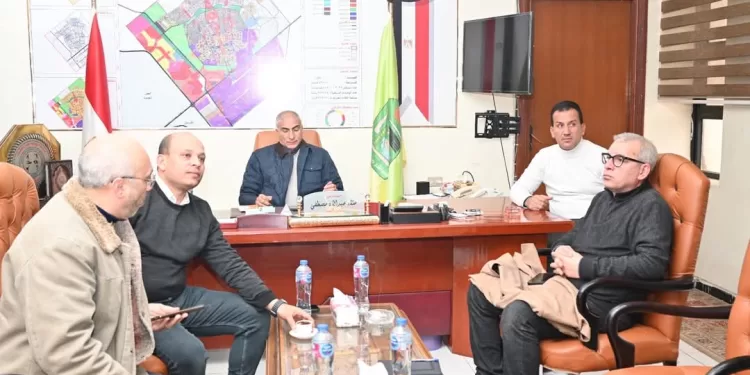 قيادات هيئة المجتمعات العمرانية تتابع سير العمل بمشروعات الإسكان بالعاشر من رمضان