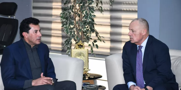 شراكة جديدة.. الهيئة الوطنية للإعلام ووزارة الشباب تبحثان سبل التعاون