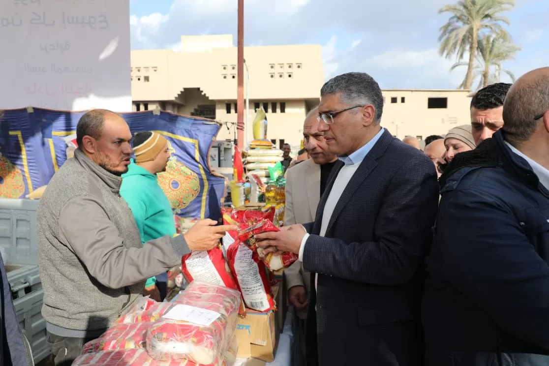 محافظ الجيزة يفتتح أسواقًا جديدة لليوم الواحد بالمنيرة الغربية وكرداسة 4 | جريدة الجمهورية