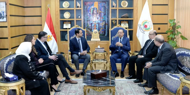 طب الأسنان بالمنصورة تستقبل وفدًا من جامعة مانشستر لتعزيز التعاون الأكاديمي