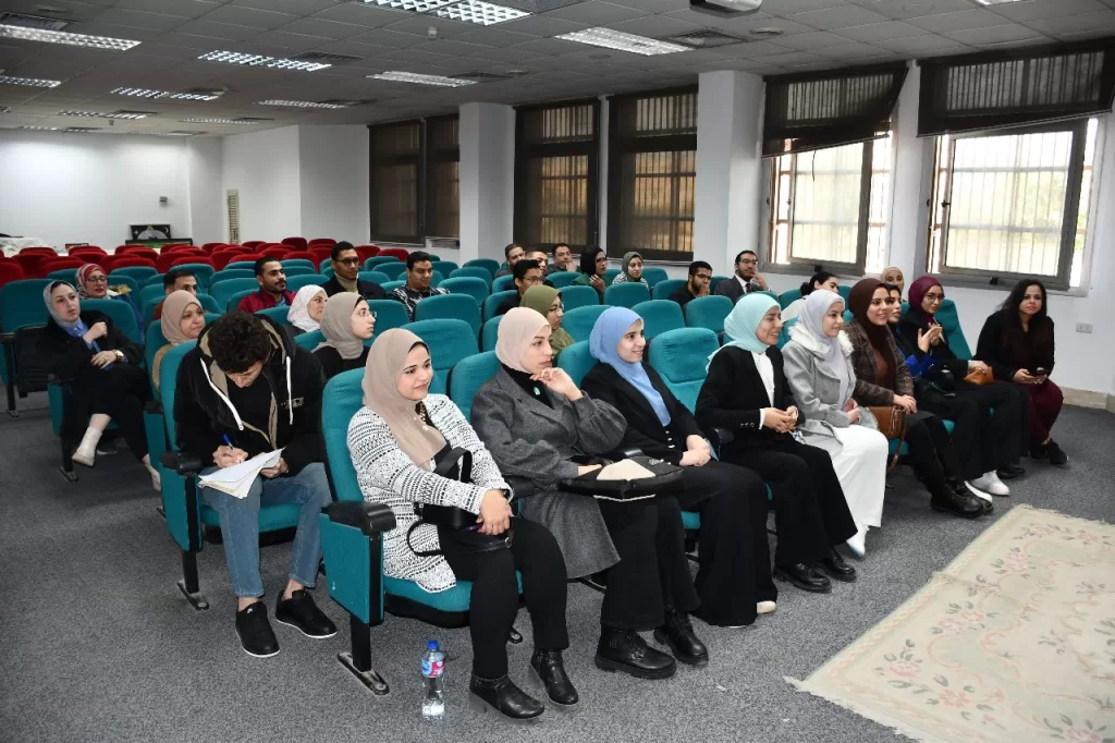 حوار واعد: رئيس جامعة حلوان يلتقي بالمعيدين الجدد لبناء جيل جديد من الرواد والمبدعين 4 | جريدة الجمهورية