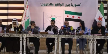 مثقفون سوريون يحذرون من استمرار الغموض حول المرحلة الانتقالية ويطالبون بإعلان دستوري واضح